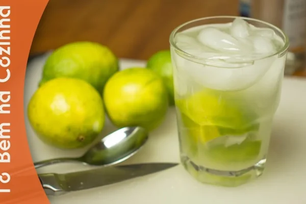 Caipirinha de Limão Clássica com Açúcar na Medida