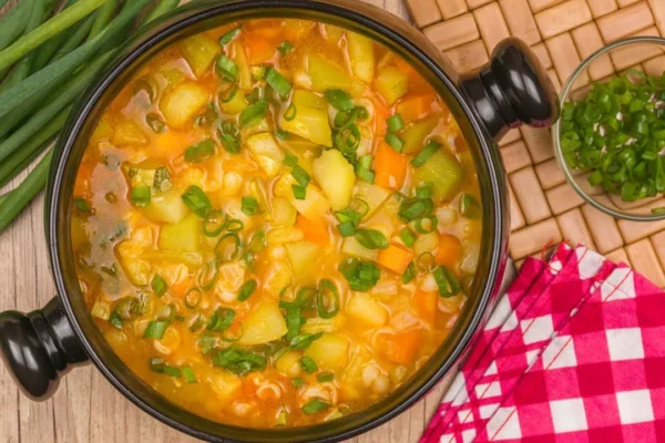 Jantar Econômico: Sopa de Legumes com Macarrão